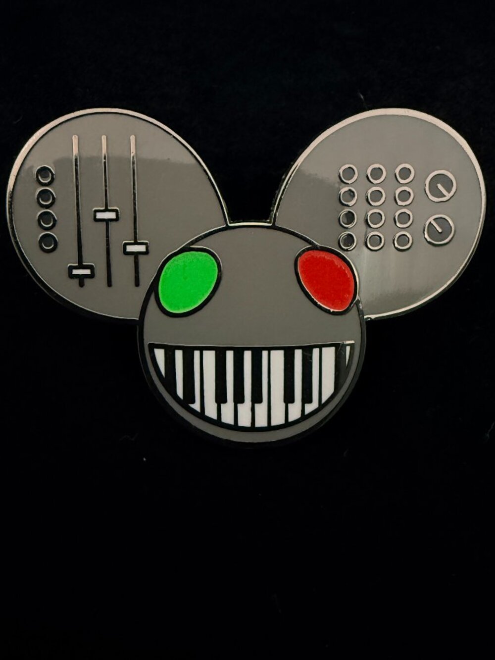 Deadmau5 Synthesizer Pin 5eries_5 #180/200